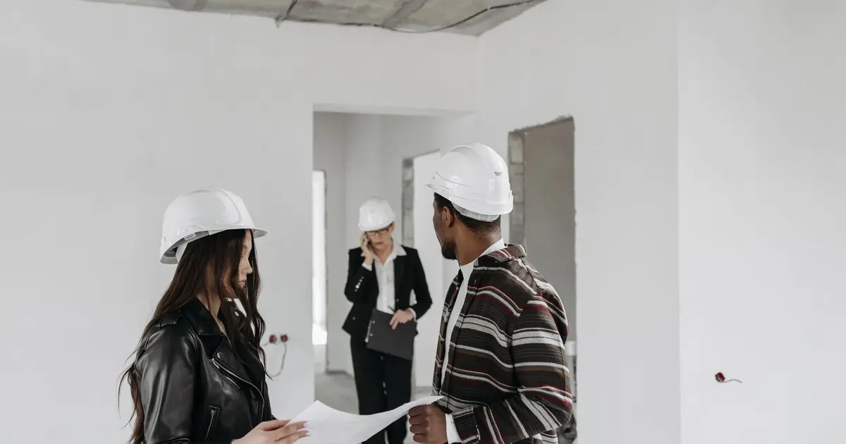 وزيرة الإسكان تتابع مبيعات وتسويق مشروعات المدن الجديدة مع شركة التعمير