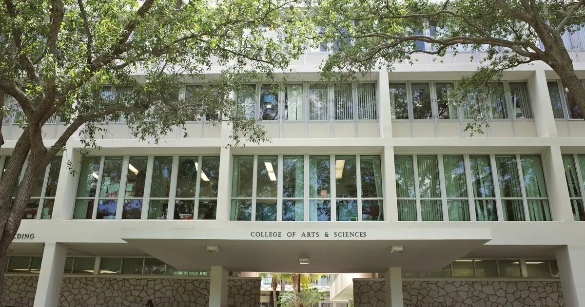 وزير الثقافة يكلّف الدكتور محمد علوان رئيسًا لجامعة الرياض للفنون